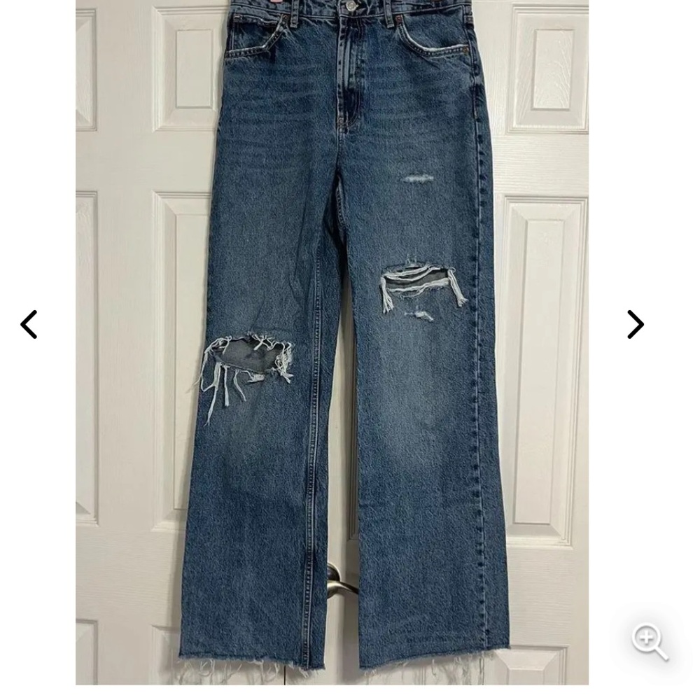 ZARA High Rise Wide Leg Distressed Jeans
Size 32 (US 0)